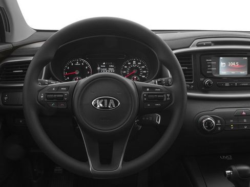 Used 2017 Kia Sorento AWD w/ LX Convenience Package image 10