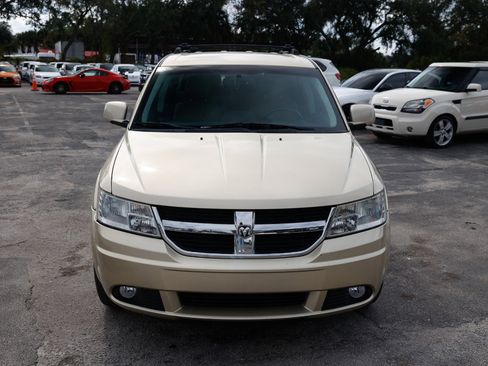 Used 2010 Dodge Journey R/T w/ Navigation & Sound Group I image 19