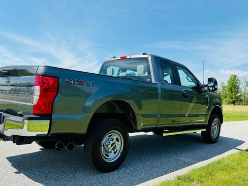Used 2022 Ford F250 XL w/ Power Equipment Group AWD/4WD image 9
