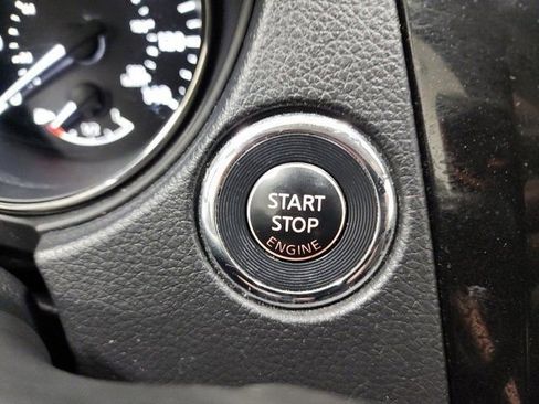 Used 2020 Nissan Rogue SV image 33