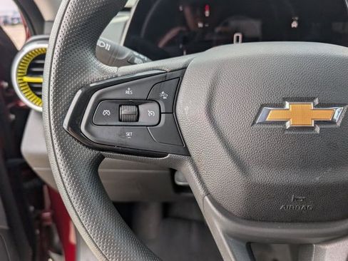 Used 2025 Chevrolet Trax LT FWD image 13