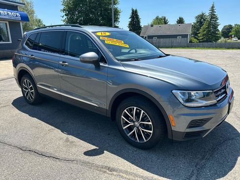 Used 2018 Volkswagen Tiguan SE w/ 3rd Row Seat Package AWD/4WD image 5