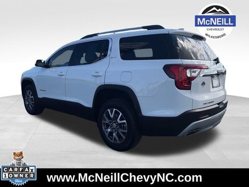 Used 2023 GMC Acadia SLT w/ Preferred Package image 5