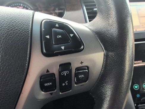 Used 2017 Ford Taurus Limited image 18