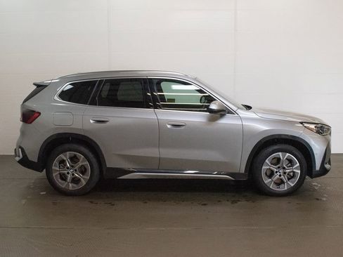 Used 2025 BMW X1 xDrive28i w/ Convenience Package AWD/4WD image 3