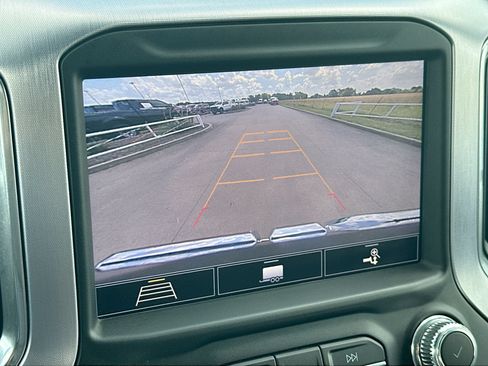 Used 2020 GMC Sierra 1500 SLT AWD/4WD image 17