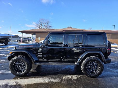 Used 2018 Jeep Wrangler Unlimited Sahara image 8