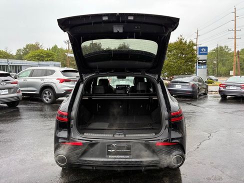 Used 2024 Genesis GV70 3.5T Sport w/ Sport Advanced Package AWD/4WD image 11
