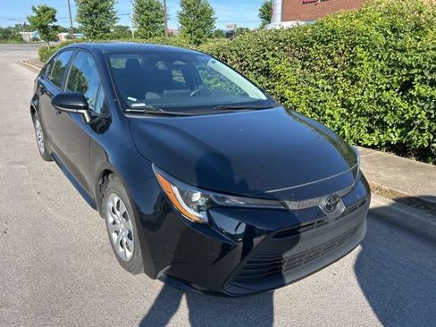 Used 2024 Toyota Corolla LE FWD image 2