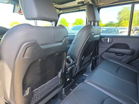 Used 2024 Jeep Wrangler Sahara w/ Safety Group image 18