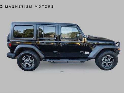 Used 2018 Jeep Wrangler Unlimited Sport S AWD/4WD image 2