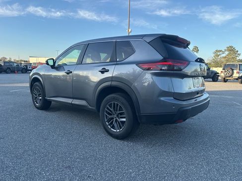 Used 2025 Nissan Rogue S image 6