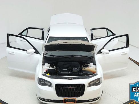 Used 2021 Chrysler 300 S image 20