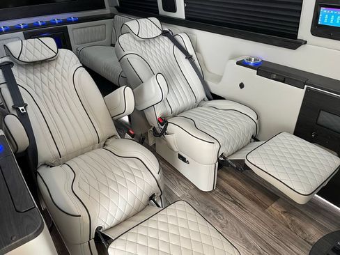 Used 2024 Mercedes-Benz Sprinter 3500 image 55