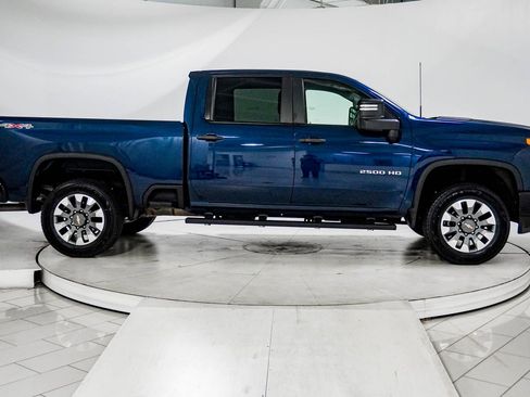 Used 2022 Chevrolet Silverado 2500 Custom w/ Custom Value Package AWD/4WD image 10