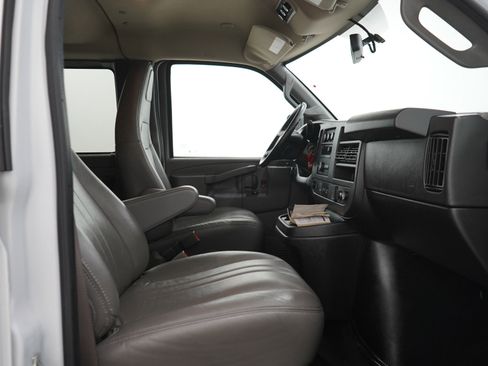 Used 2023 Chevrolet Express 3500 LS RWD image 12