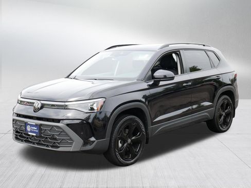 Certified 2025 Volkswagen Taos SE AWD/4WD image 3