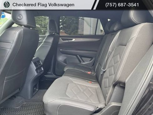 Used 2024 Volkswagen Atlas Cross Sport SE AWD/4WD image 27
