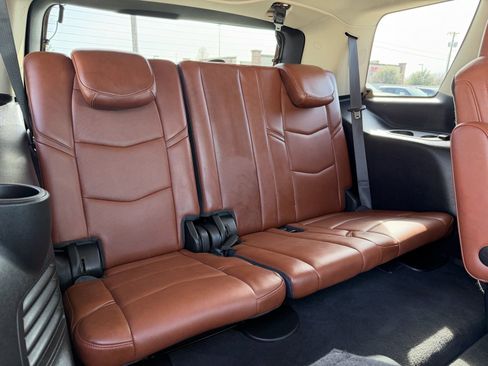 Used 2018 Cadillac Escalade Premium Luxury image 22