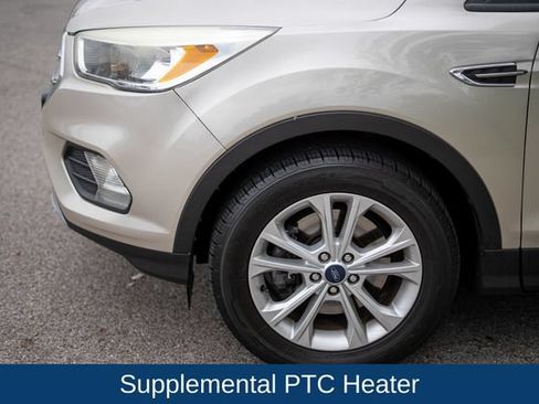 Used 2017 Ford Escape SE w/ SE Cold Weather Package AWD/4WD image 9