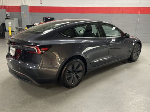 Used 2025 Tesla Model 3 Long Range image 9