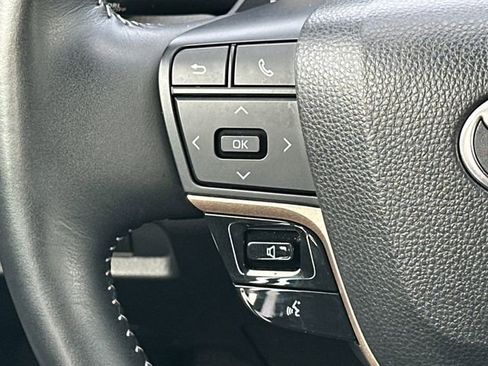 Used 2025 Toyota Crown Platinum image 10