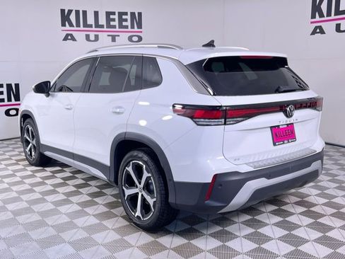 Used 2025 Volkswagen Tiguan SE image 5