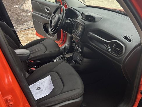 Used 2017 Jeep Renegade Altitude image 13