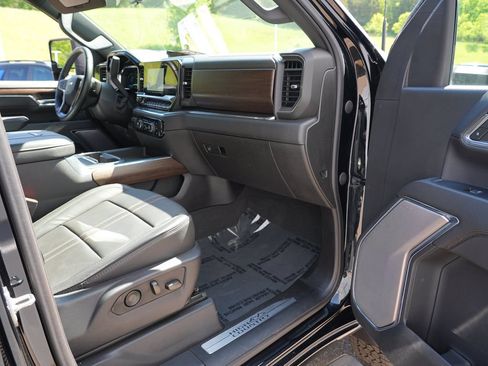 Used 2024 Chevrolet Silverado 3500 High Country w/ High Country Premium Package AWD/4WD image 30