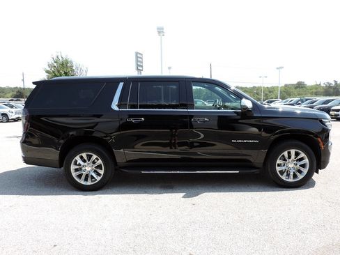 Certified 2026 Chevrolet Suburban Premier w/ Sun And Tow Package AWD/4WD image 4