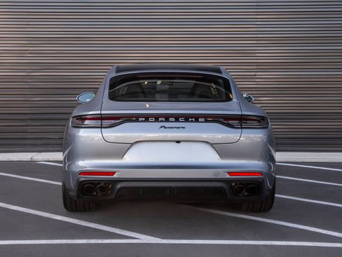 Certified 2023 Porsche Panamera RWD image 6