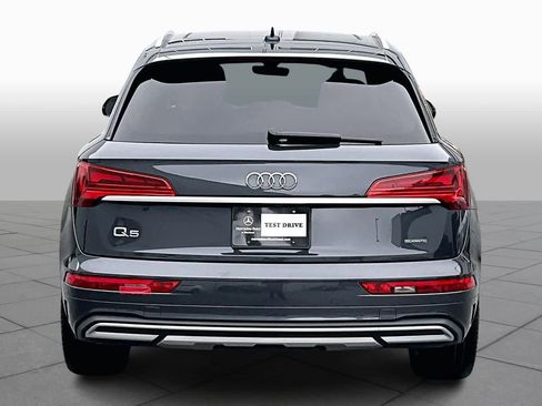 Used 2021 Audi Q5 Prestige w/ Prestige Package image 5