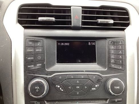 Used 2014 Ford Fusion SE image 26