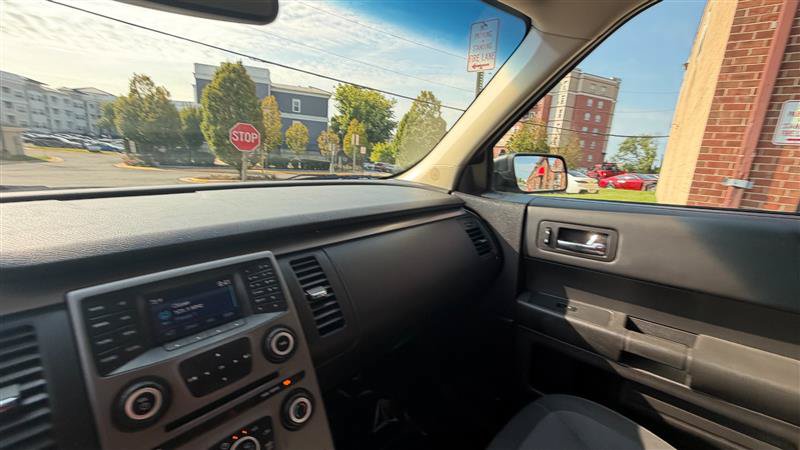 Used 2018 Ford Flex SE FWD image 38