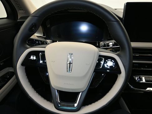 New 2026 Lincoln Corsair Premiere AWD/4WD image 13