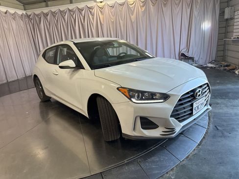 Used 2019 Hyundai Veloster 2.0 image 3