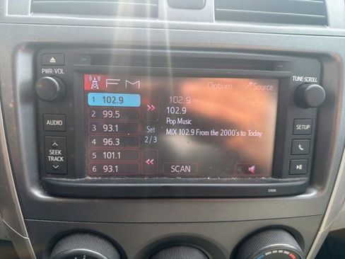 Used 2013 Toyota Corolla LE FWD image 8