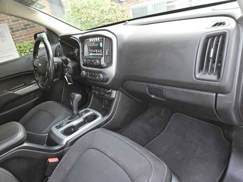 Used 2018 Chevrolet Colorado LT w/ LT Convenience Package image 30
