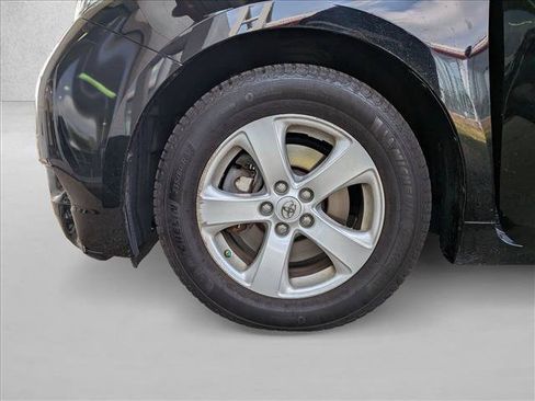 Used 2015 Toyota Sienna LE FWD image 13