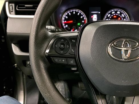 Used 2021 Toyota RAV4 XLE AWD/4WD image 24