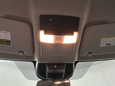 Used 2023 Nissan Rogue SV AWD/4WD image 25
