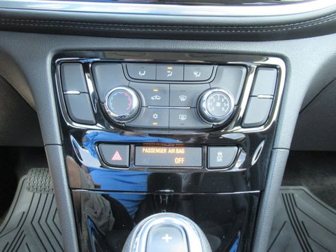 Used 2022 Buick Encore Preferred w/ Safety Package AWD/4WD image 25