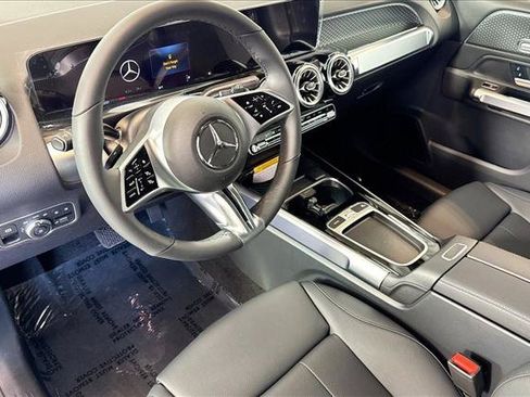 New 2026 Mercedes-Benz GLB 250 image 9