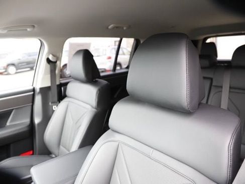 Used 2025 Hyundai Santa Fe SEL AWD/4WD image 14