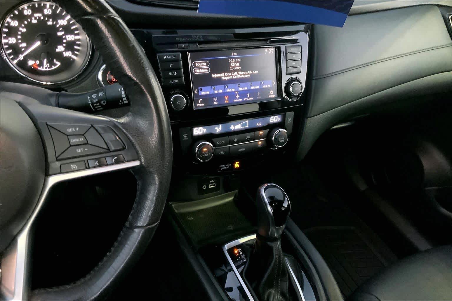 Used 2018 Nissan Rogue SV FWD image 7