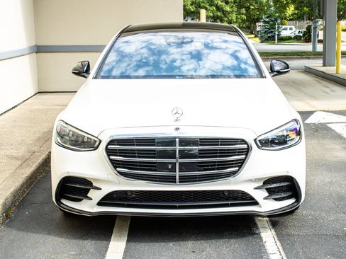 Used 2021 Mercedes-Benz S 580 4MATIC Sedan image 2