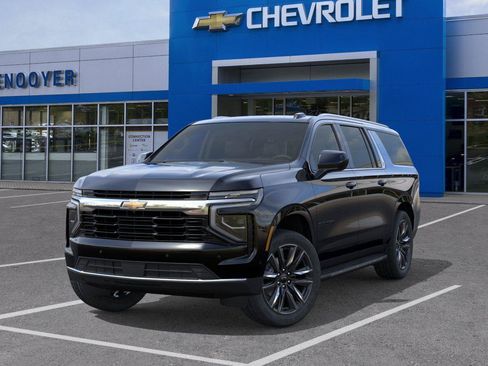 New 2026 Chevrolet Suburban LS w/ LS Custom Edition AWD/4WD image 6