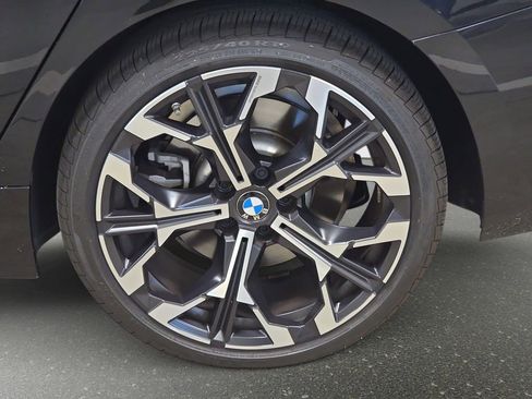 Used 2025 BMW 330i Sedan w/ Convenience Package image 28