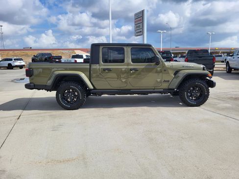 New 2025 Jeep Gladiator Willys image 6