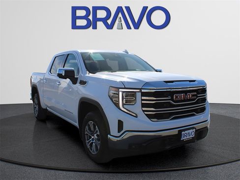 Used 2024 GMC Sierra 1500 SLT image 3